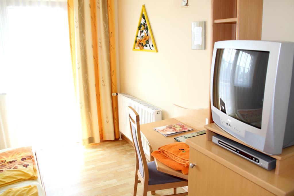 Gaestehaus Lokalaugenschein Podersdorf am See Kamer foto